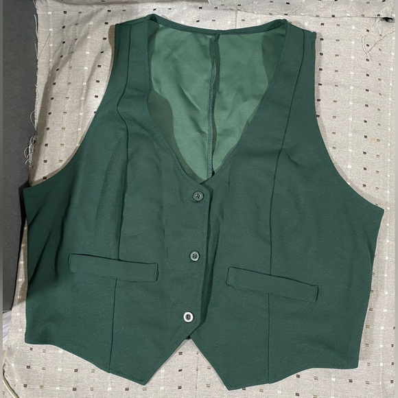 Unlisted Tops - ⭐️Women's Dark Green Buttoned Vest
Size L